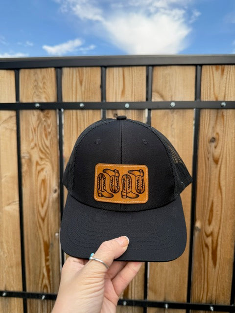 (C) Desert & Pine Design Baseball Hat